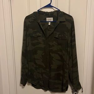 Jessica Simpson camo button up top